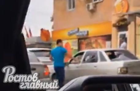 Ростовский «ниндзя» сокрушил автомобиль: видео